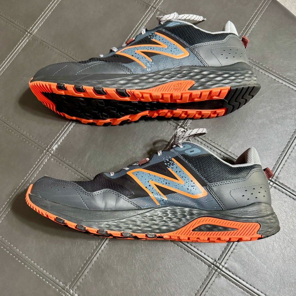 Men's New Balance Athletic Shoes in Black/Cayenne/Shadow Grey Size 16
